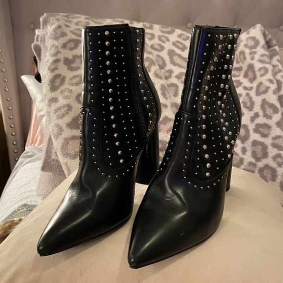 BCBGeneration Hollis Booties - Picture 6 of 7